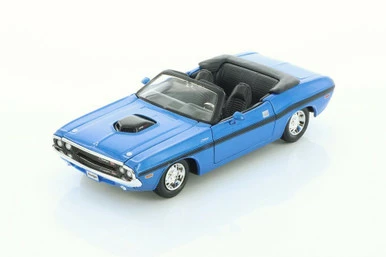 1970 Dodge Challenger R/T Convertible, Blue - Showcasts 34263/4D - 1/24 Scale Diecast Model Toy Car 3 1970 Dodge Challenger R/T Convertible, Blue - Showcasts 34263/4D - 1/24 Scale Diecast Model Toy Car