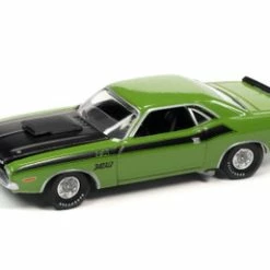 1970 Dodge Challenger T/A, Go Green - Auto World AWSP086/24A - 1/64 Scale Diecast Model Toy Car