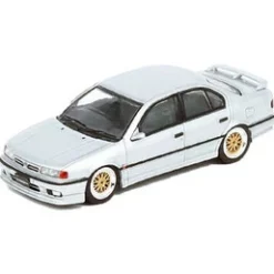 Nissan Primera P10, Silver - Inno Models IN64P10-SIL - 1/64 Scale Diecast Model Toy Car